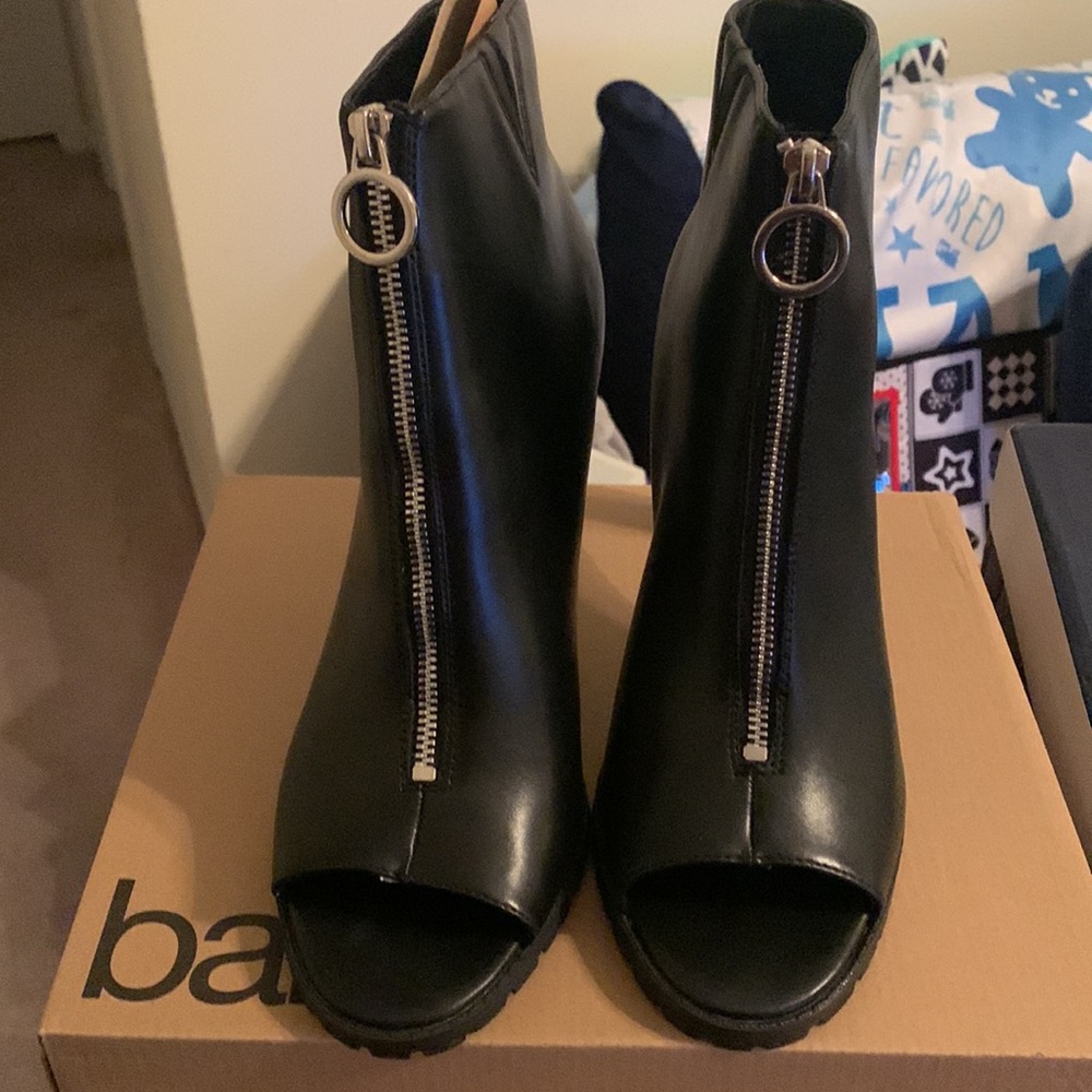 Front zip boots